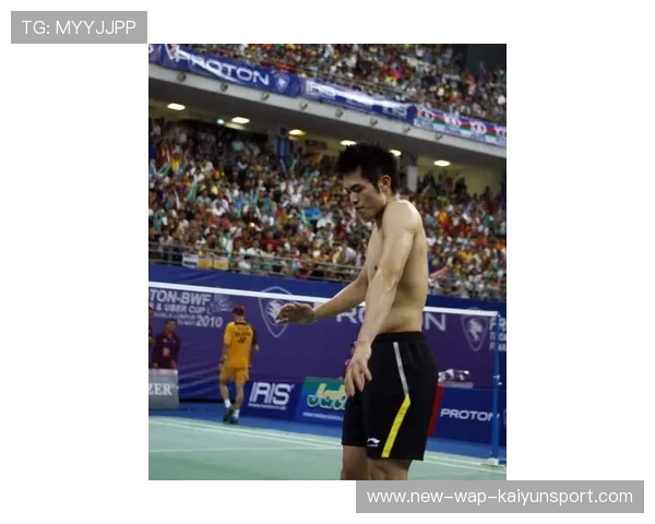 羽毛球后场炸球响彻体育馆，激情激荡的瞬间背后隐藏的故事