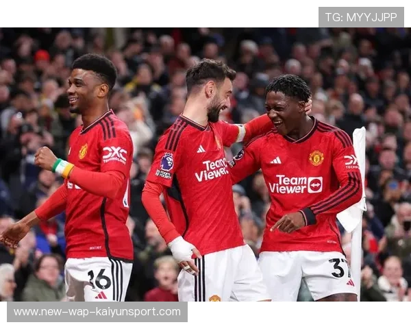 曼联中路推进更显锐利，拉什福德劲射被门将拒绝