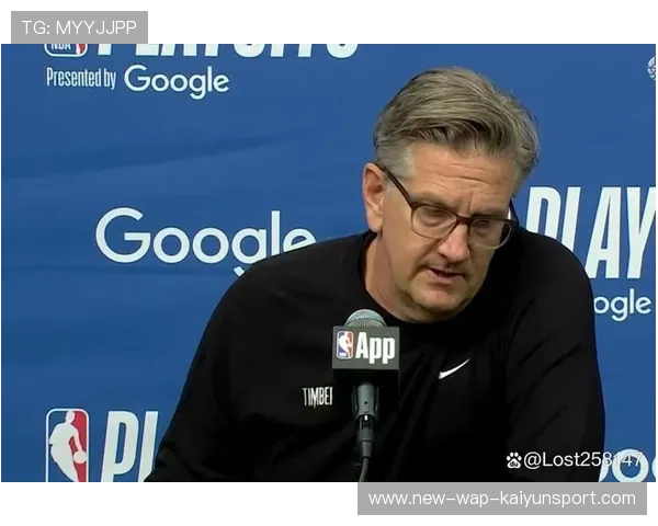 NBA 球星当众暴走！怒摔战术板