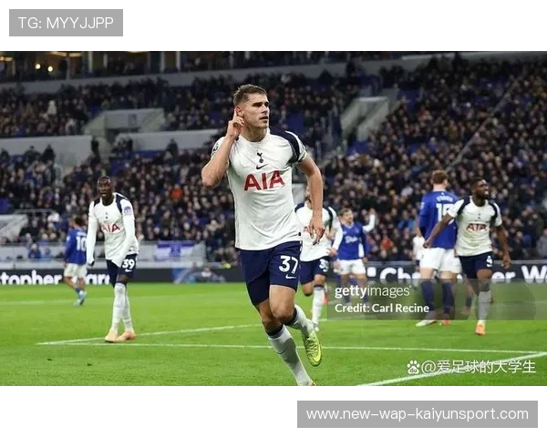 弗兰克强调范德文留队，热刺防线不松口，范克弗里德