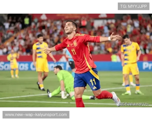 费兰·托雷斯冲击对方禁区